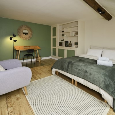 Honoré House Chambre verte - green room - featured image